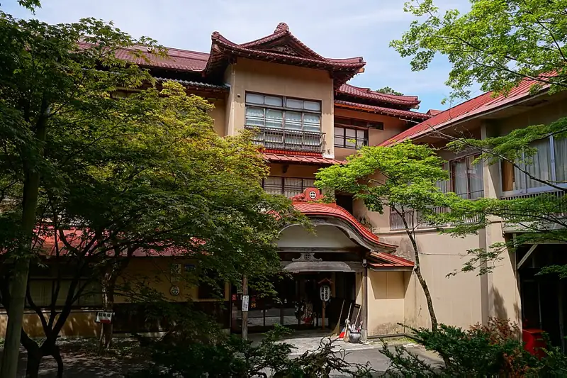 鉛温泉